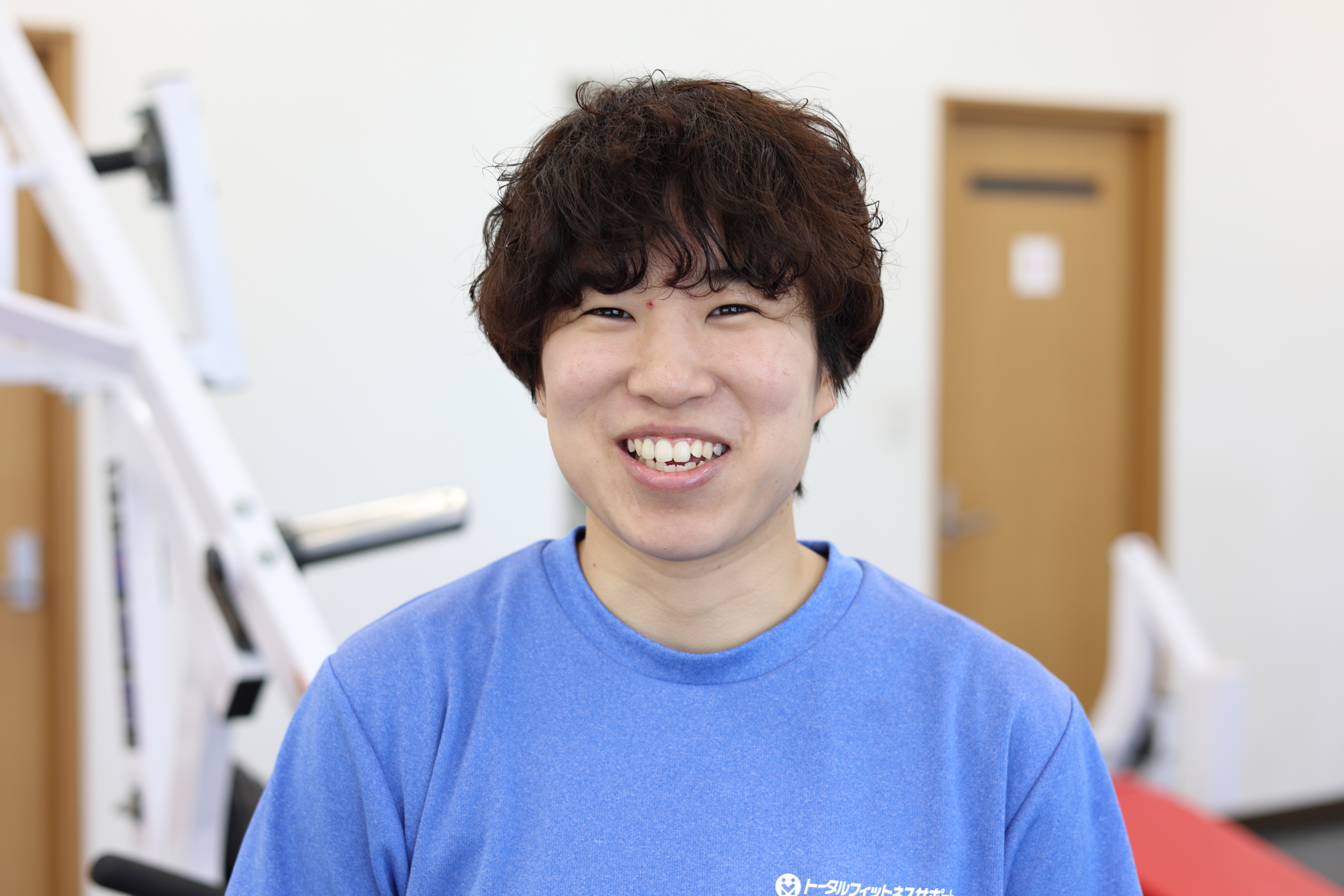 パーソナルトレーナー川元侑里の顔写真